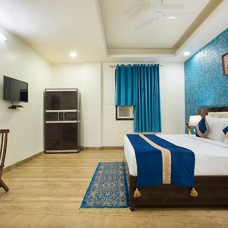 The Alpino Hotel New Delhi Exteriör bild
