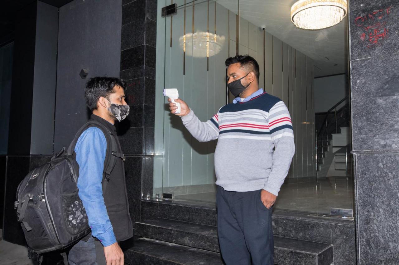The Alpino Hotel New Delhi Exteriör bild