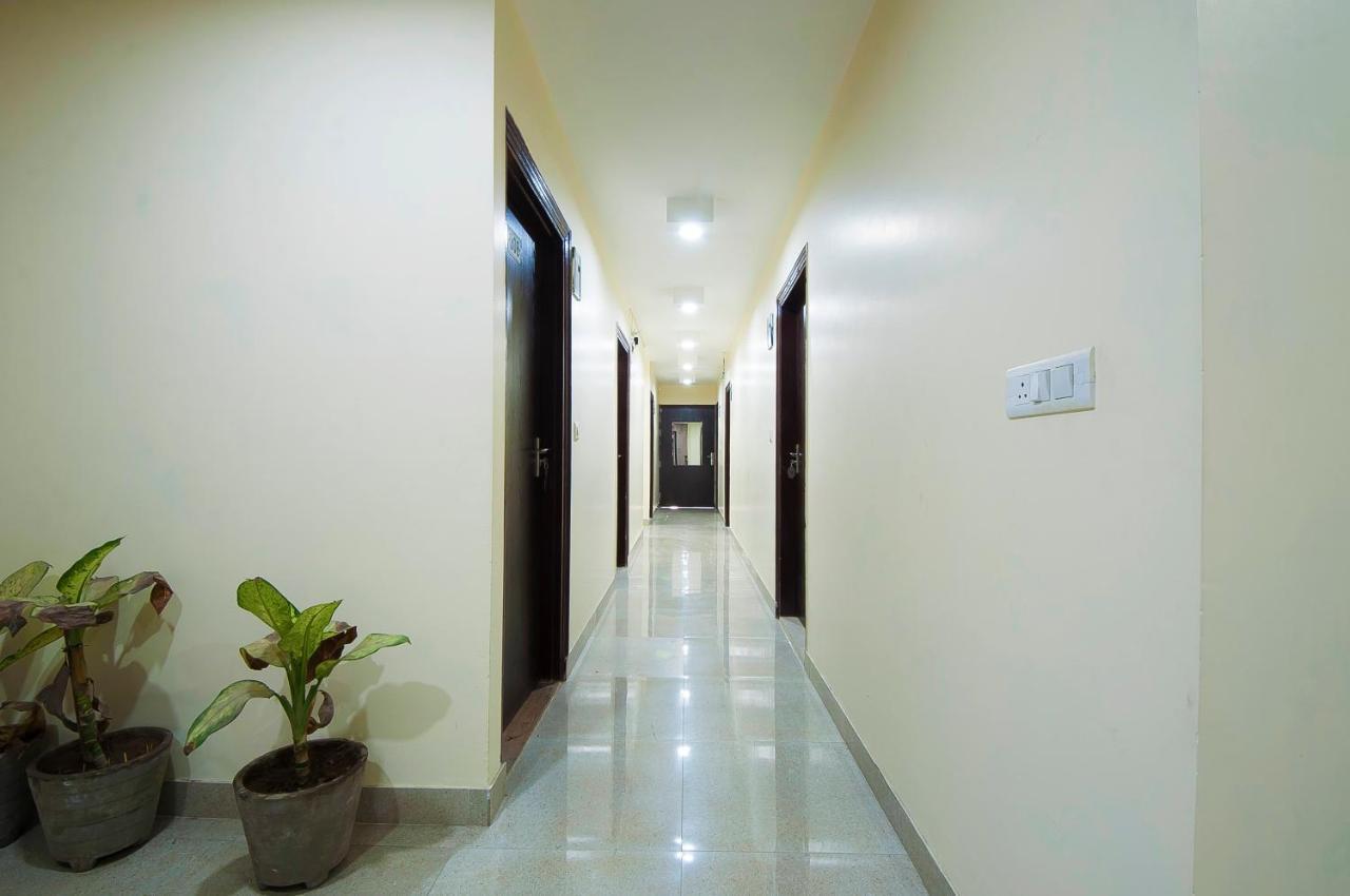 The Alpino Hotel New Delhi Exteriör bild