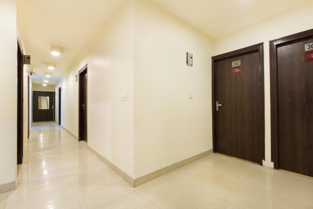 The Alpino Hotel New Delhi Exteriör bild