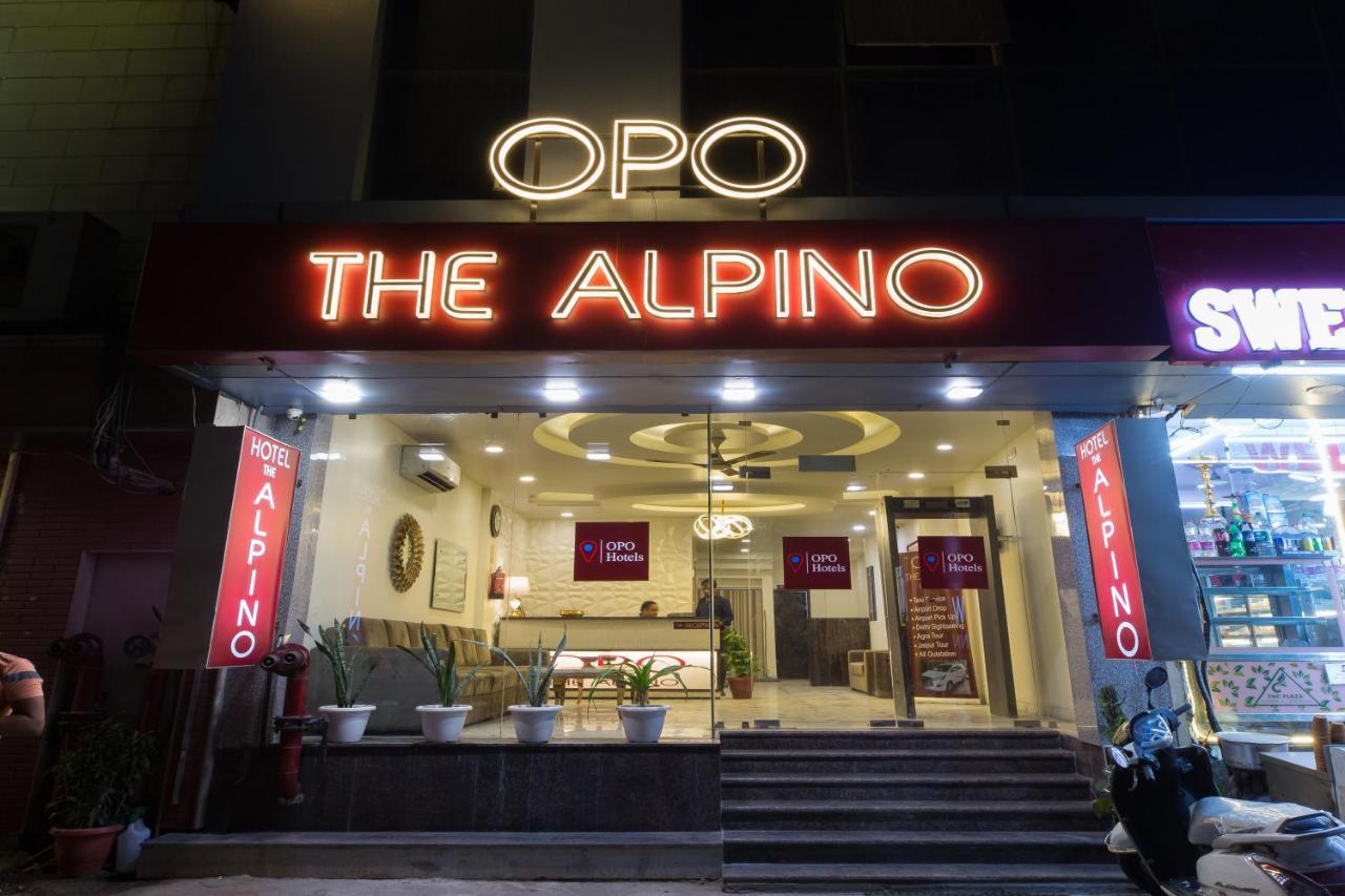The Alpino Hotel New Delhi Exteriör bild