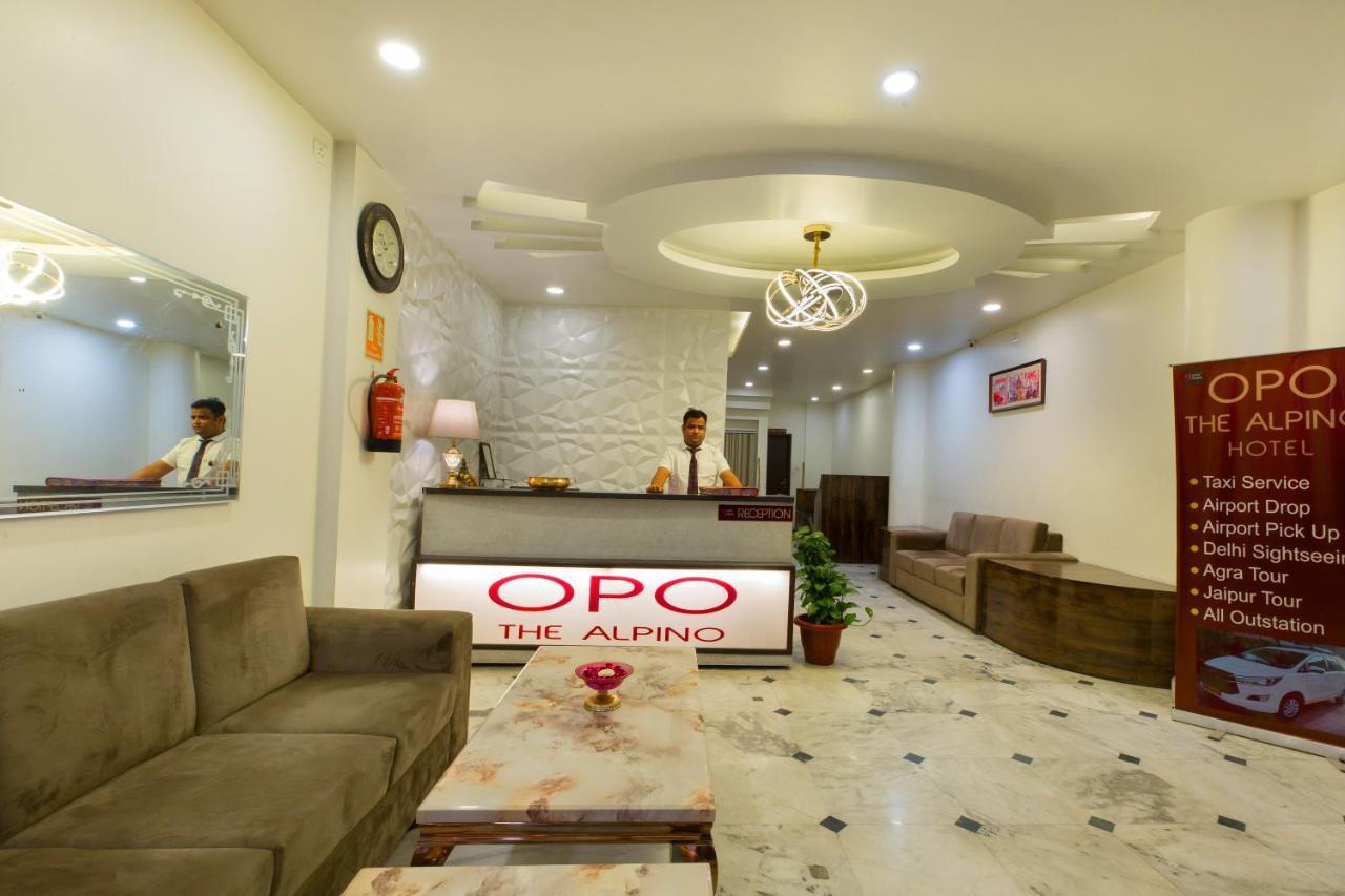 The Alpino Hotel New Delhi Exteriör bild