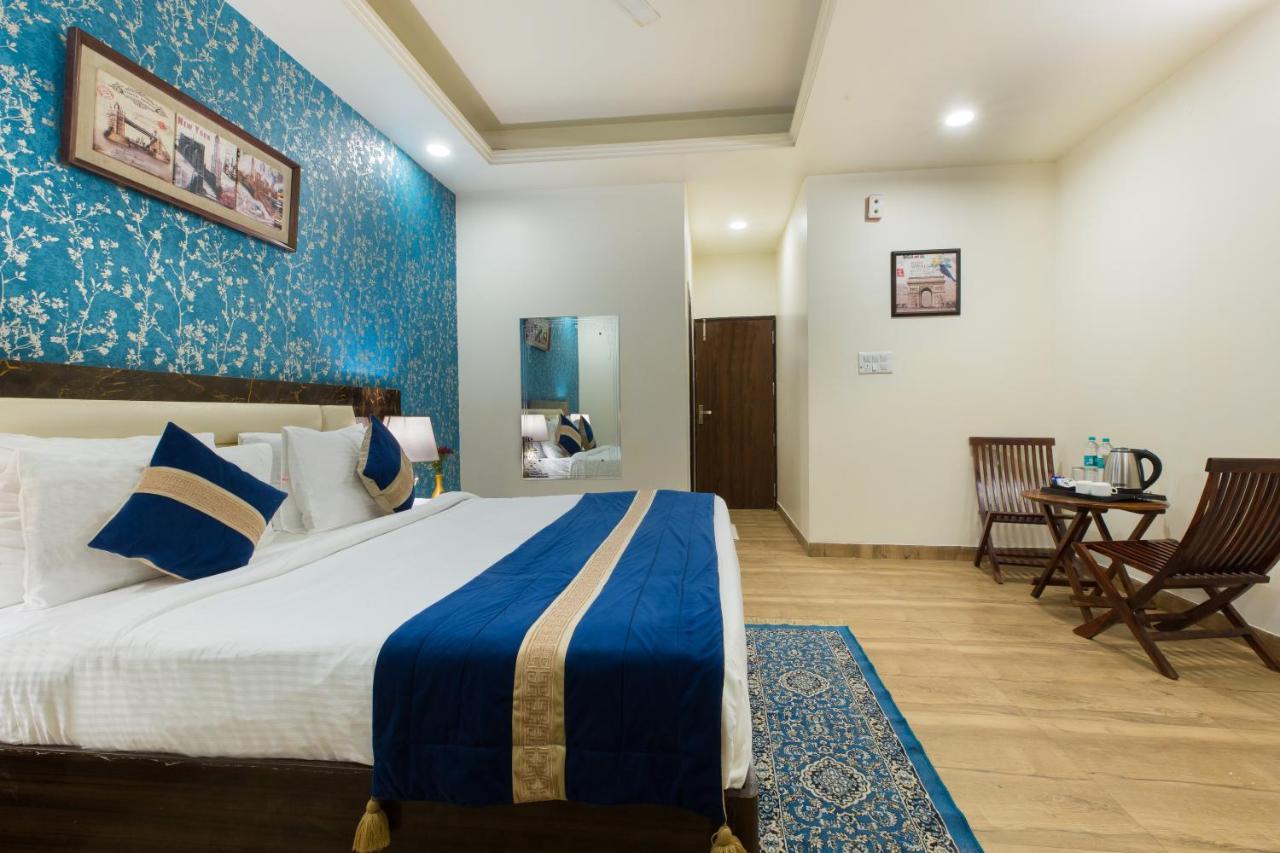 The Alpino Hotel New Delhi Exteriör bild